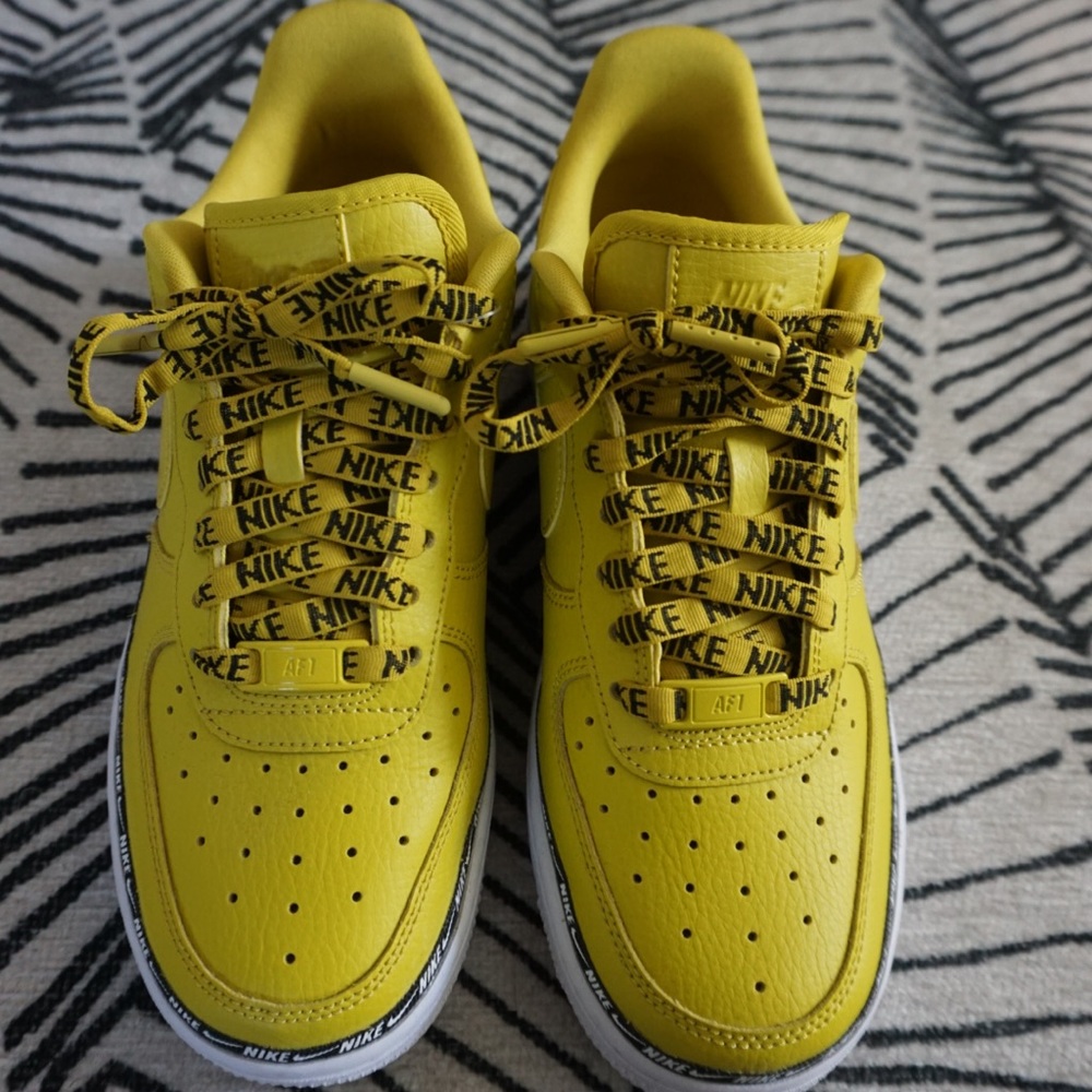 Nike AF-1 ‘01 SE Premium, Bright Citron
